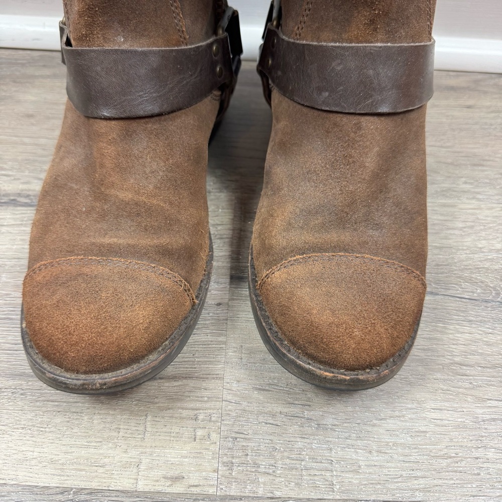UGG Drew Harness Riding Boot Size 9 Brown Suede Leather Classic Tall - Picture 4 of 14